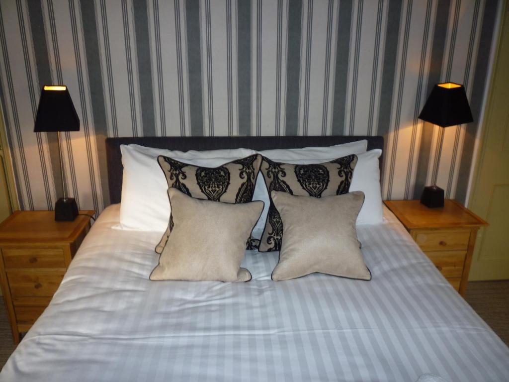 Royal Oak Inn Лостуитиел Номер фото