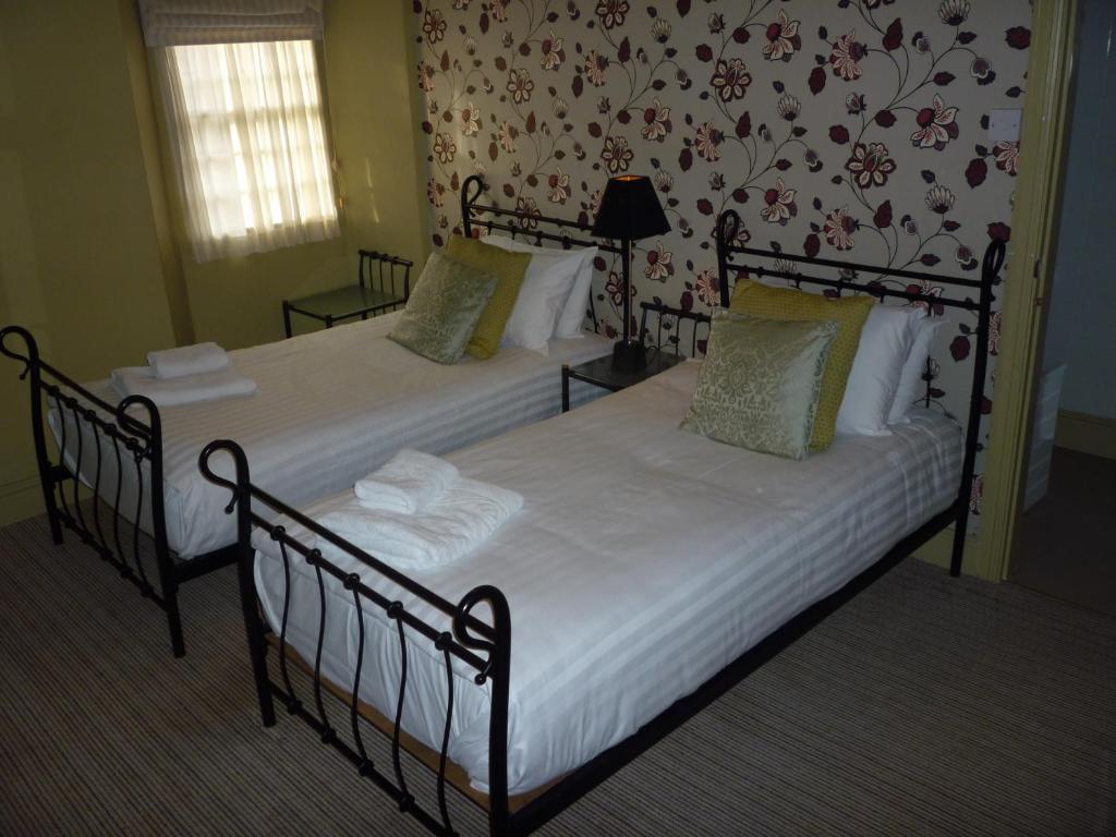 Royal Oak Inn Лостуитиел Номер фото