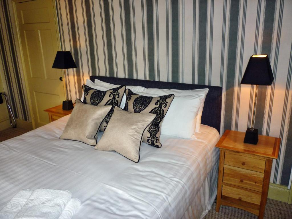 Royal Oak Inn Лостуитиел Номер фото
