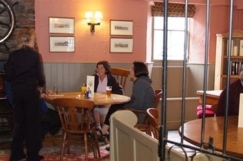 Royal Oak Inn Лостуитиел Экстерьер фото